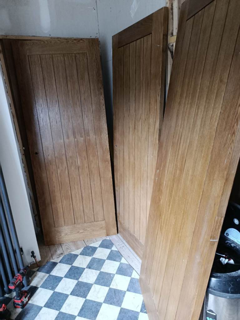 3 x internal Oak finished doors, approx 760 x 1980