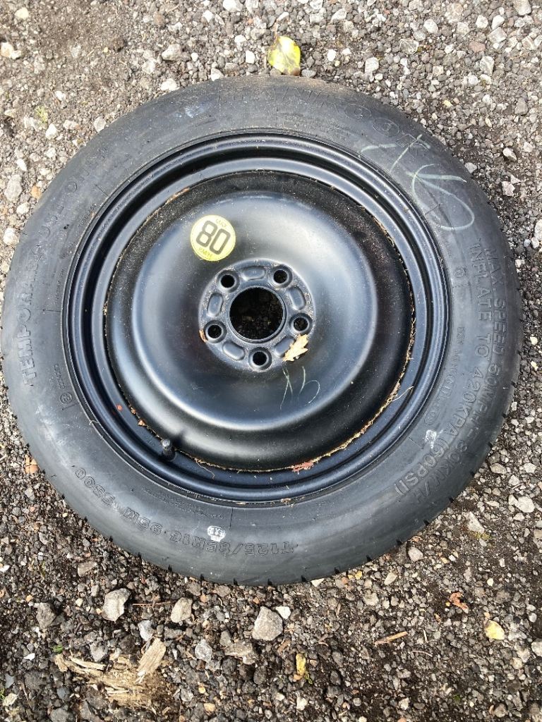 Spare wheel space saver