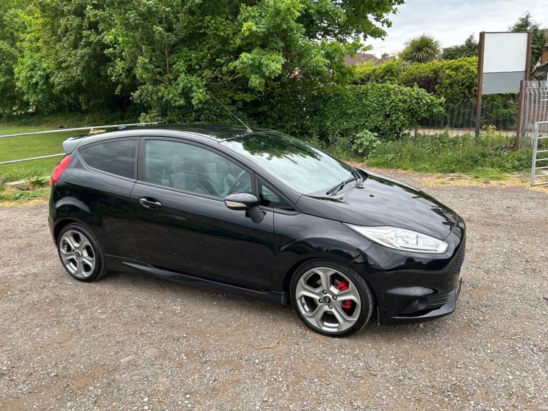 2016 Ford Fiesta 1.6 EcoBoost ST-3 3dr HATCHBACK Petrol Manual