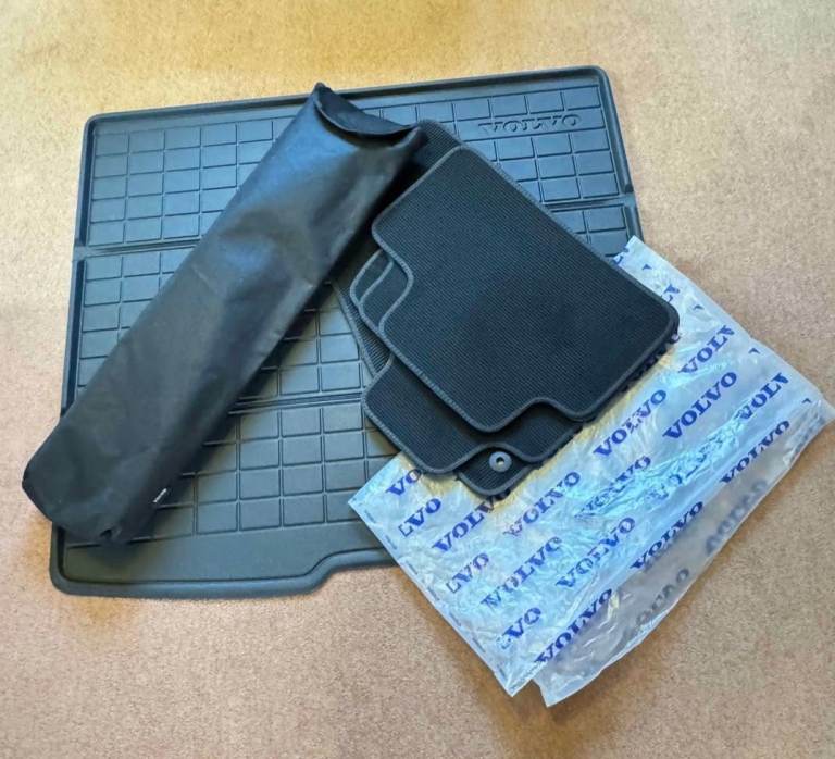 Geniune Volvo XC40 Car Mats, Windscreen Sunshield & Boot Liner