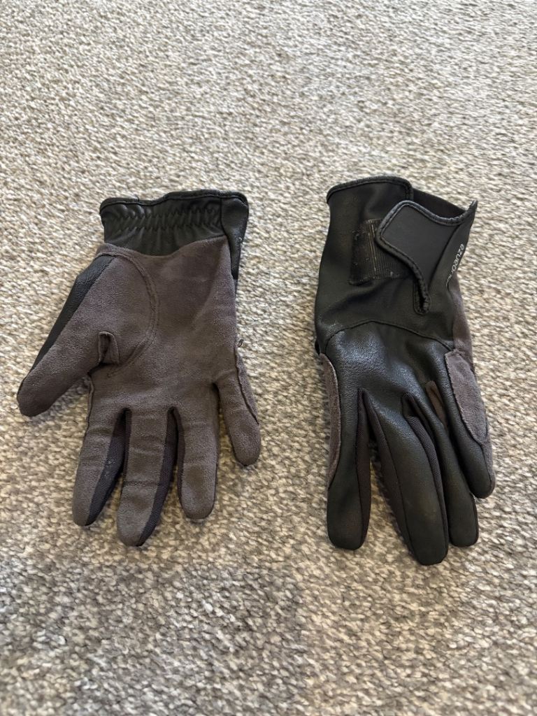 Kid’s horse riding gloves 