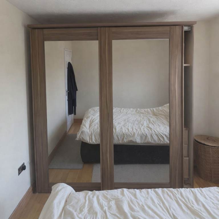 Free Large Mirrored Sliding Wardrobe (Harveys) – Needs minor TLC