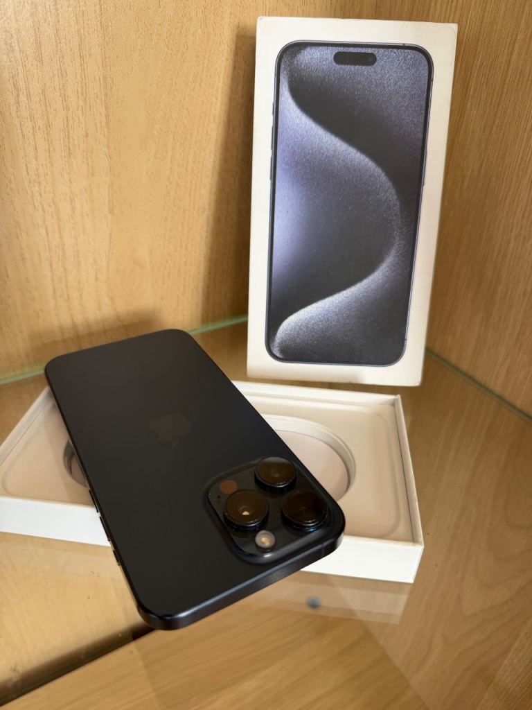 Apple iPhone 15 pro max 512gb Blue Titanium unlocked like new 