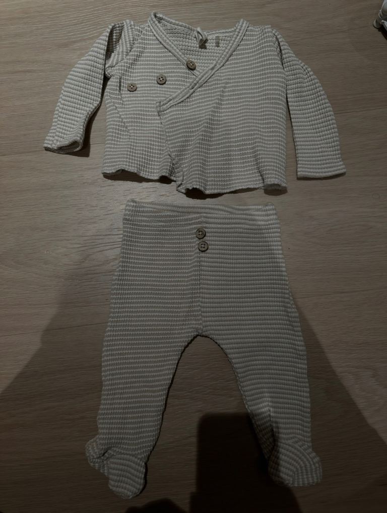 Milkberry Beige Waffle Baby Outfit - 3-6 Months, Excellent Condition
