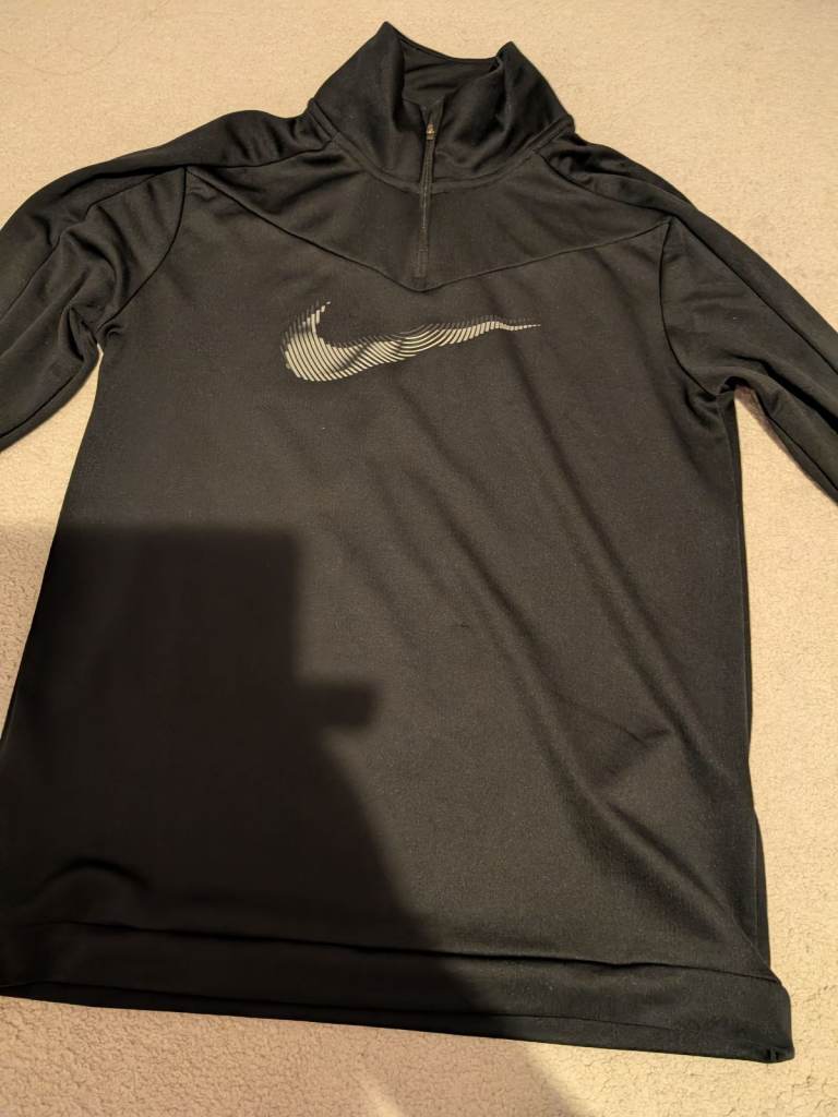 Like new Nike top