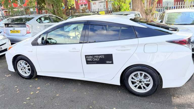 2017 Toyota Prius Hatchback Hybrid Electric Manual