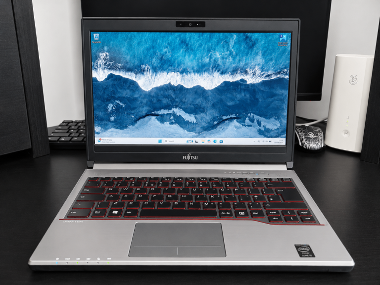Fujitsu Lifebook E734 Laptop