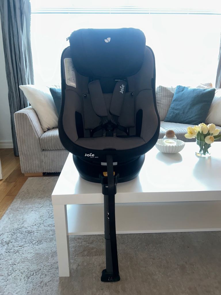 Joie 360 spin car seat with isofix base
