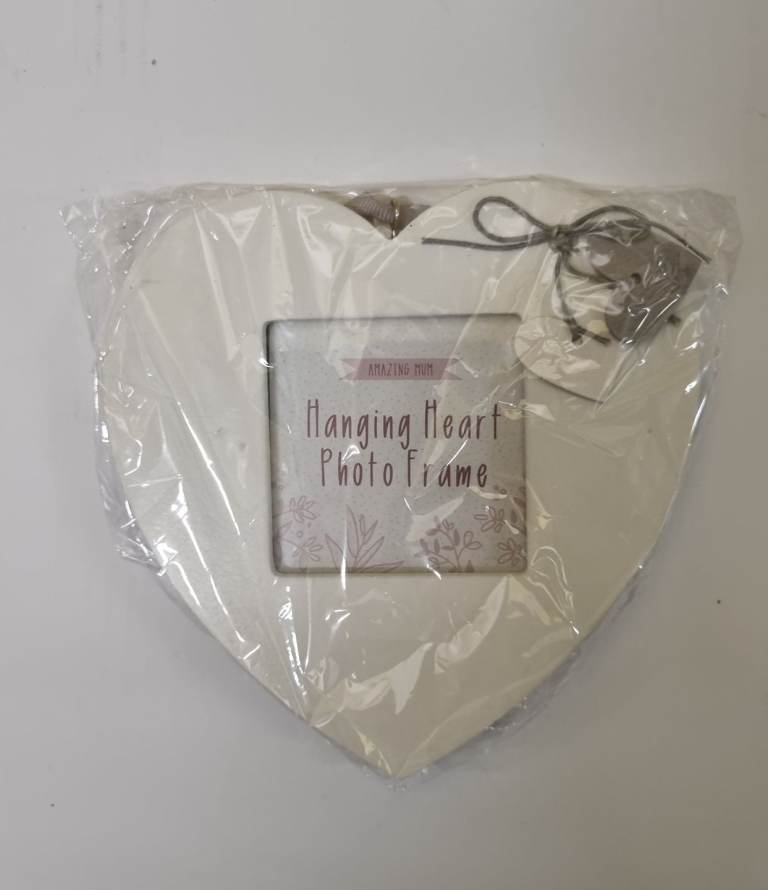 10 Wooden heart photo frames