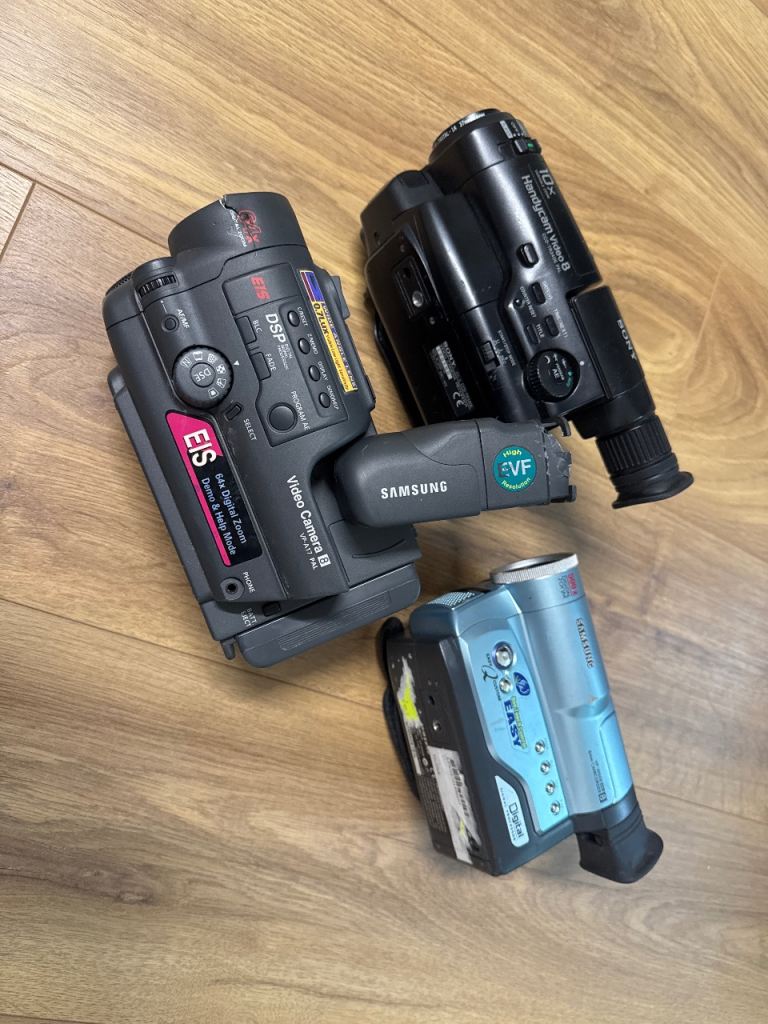 3 camcorders - for parts / repair 