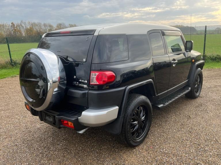 2011 Toyota FJ Cruiser CRUISER 4.0 V6 RHD FJ40 * COLOUR PACKAGE * DAD ACCESSORIES * MODERN DAY LA...