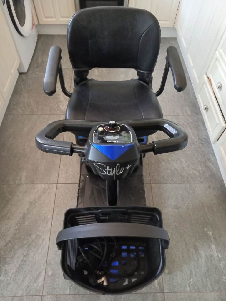 Drive style mobility scooter 