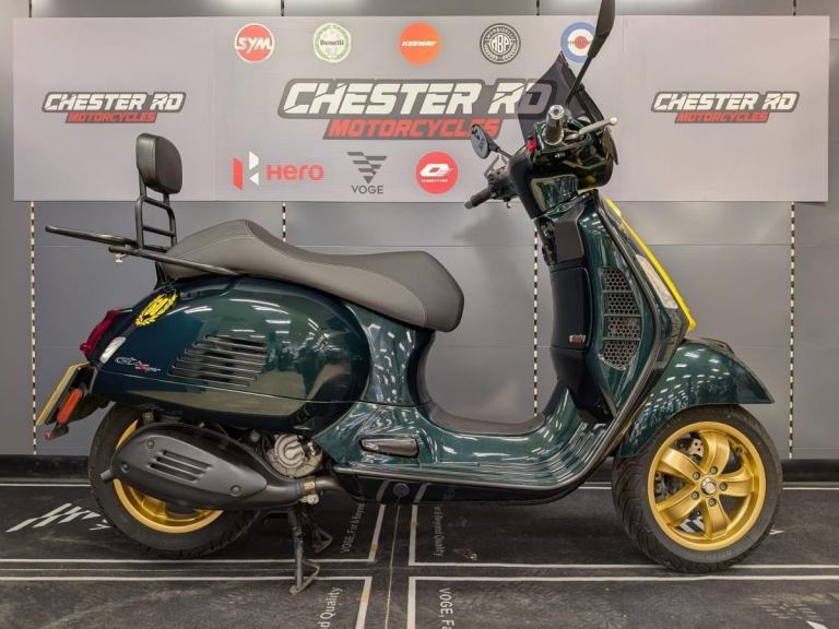 2022 (22) Piaggio Vespa GTS 300 Racing Sixties