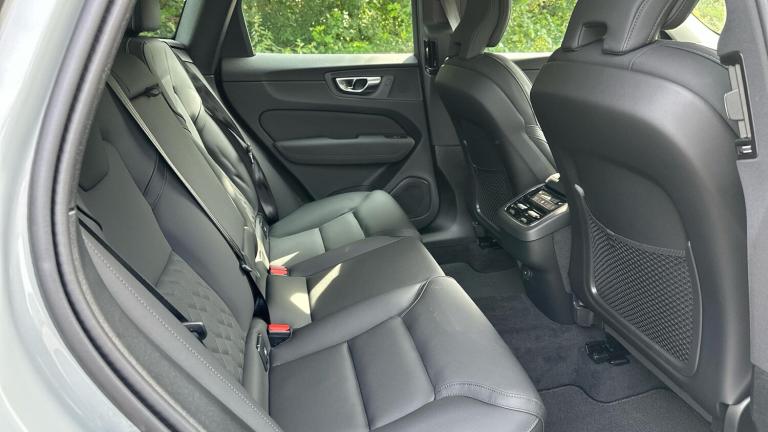 2025 Volvo XC60 2.0 B5 MHEV Plus Auto AWD Euro 6 (s/s) 5dr ESTATE Petrol/Electric Hybrid Automatic