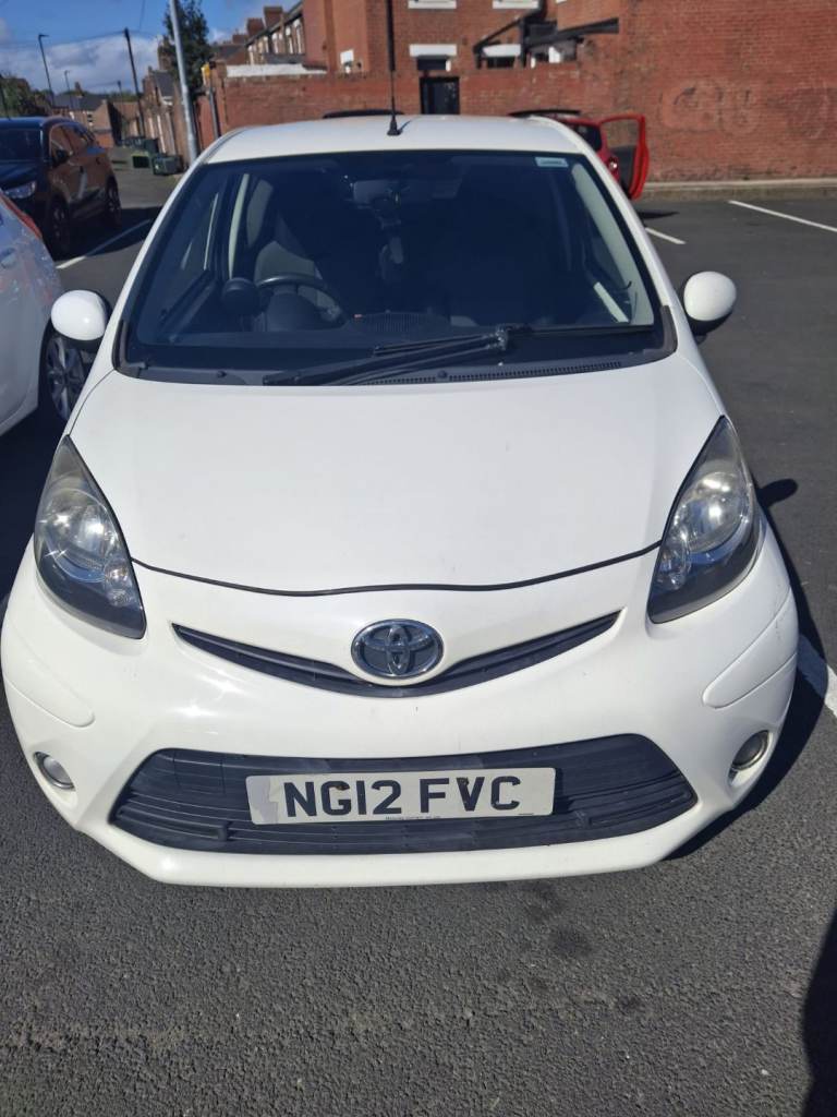 Toyota, AYGO, Hatchback, 2012, Manual, 998 (cc), 3 doors