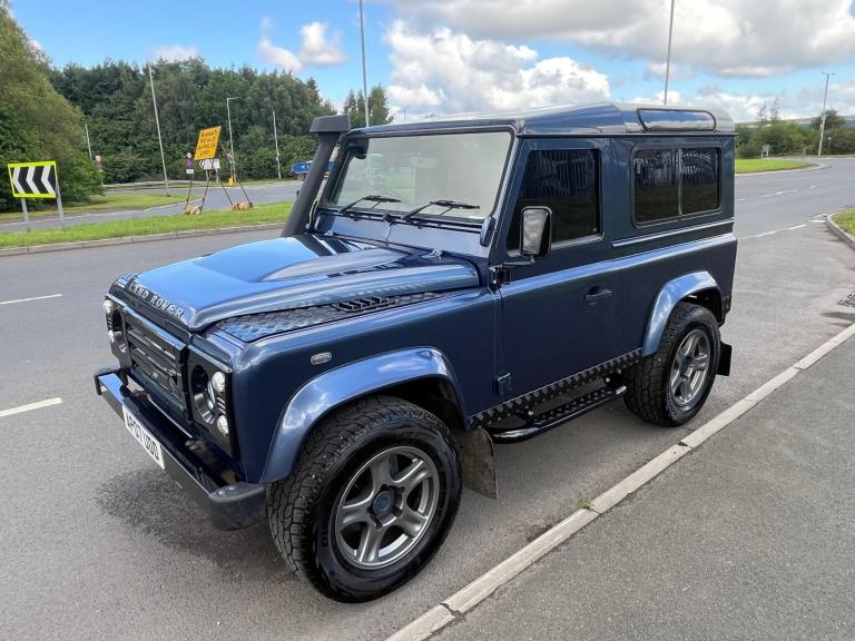 LAND ROVER DEFENDER SWB 90 COUNTY SIDE WINDOW BENCH SEAT @ £17950+ vat