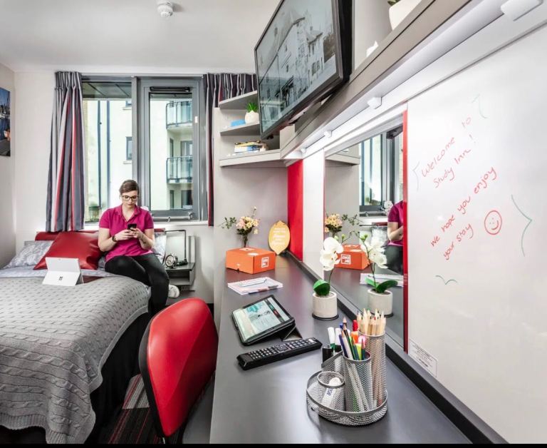 Room to let in Loughborough