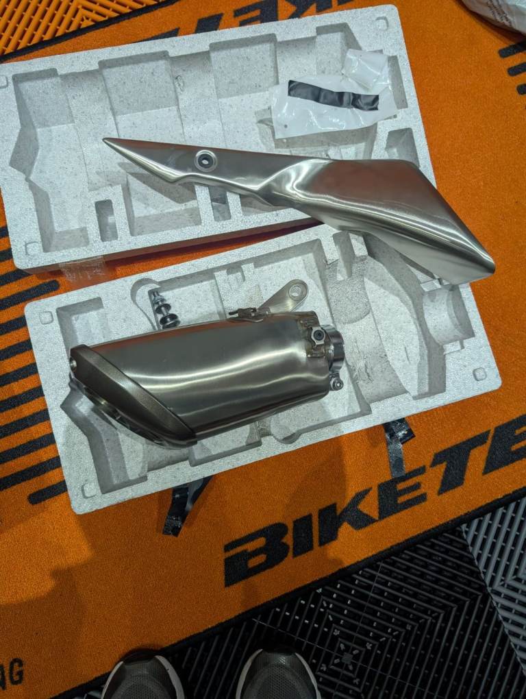 Genuine Stock Suzuki GSXS 1000 End Can and Heatshield 