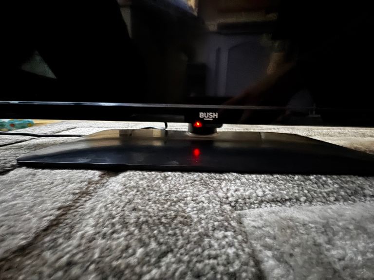 Bush 32” smart tv 