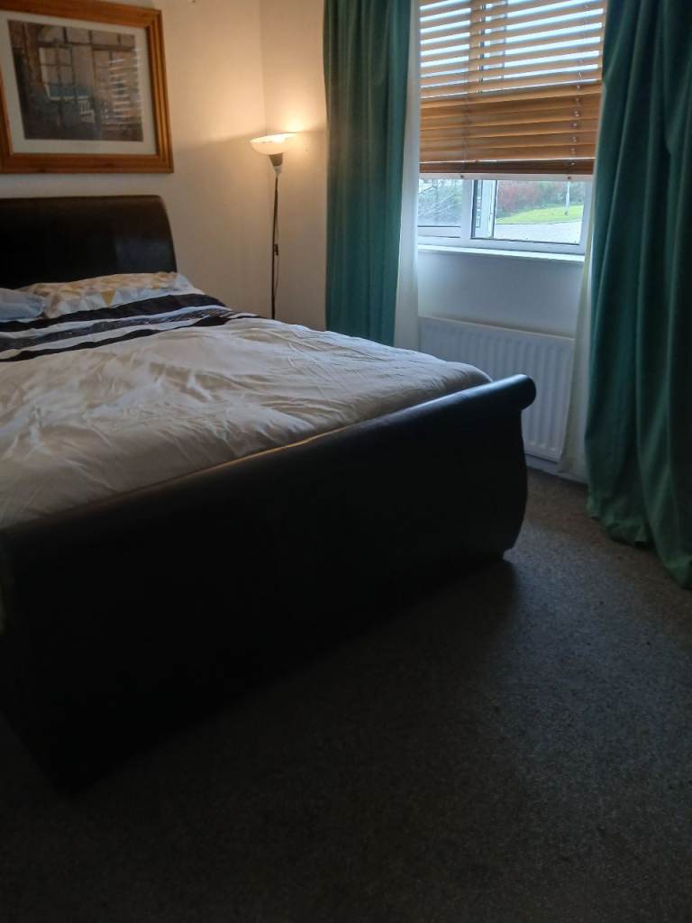 Double room to rent in Mayfield village 