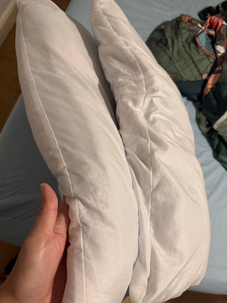 2 soft microfibre pillow