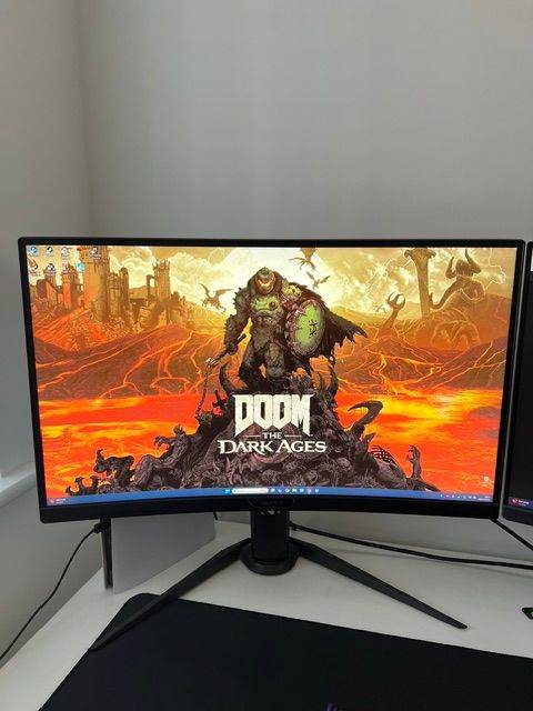 Aorus CV27Q 165HZ Curved Gaming Monitor (1440p)