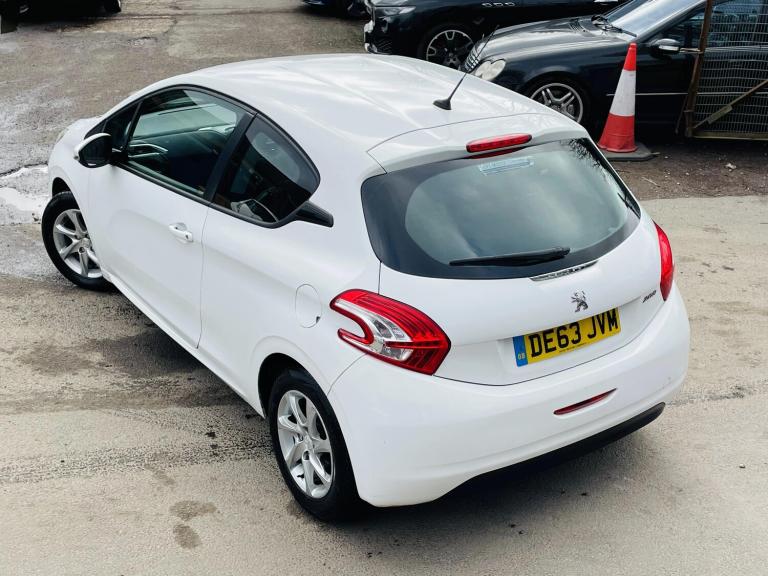 2013 Peugeot 208 1.2 VTi Active 3dr HATCHBACK PETROL Manual
