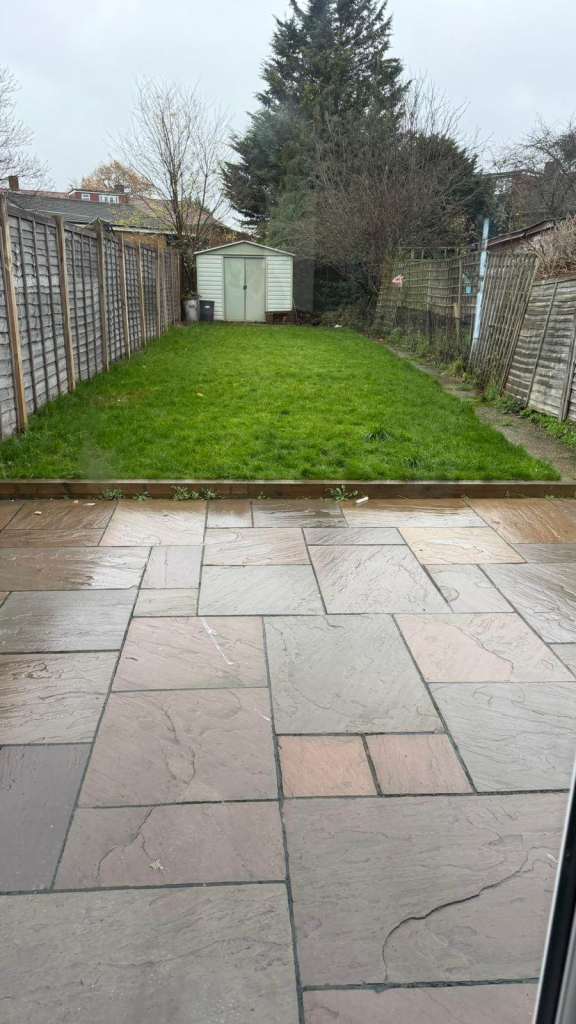 Spacious & Cosy Single Room For Rent AT EN5 2QE