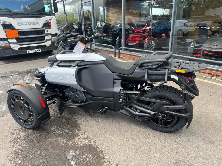 2025 Can-Am Canyon 1330cc 6 speed semi automatic Spyder trike