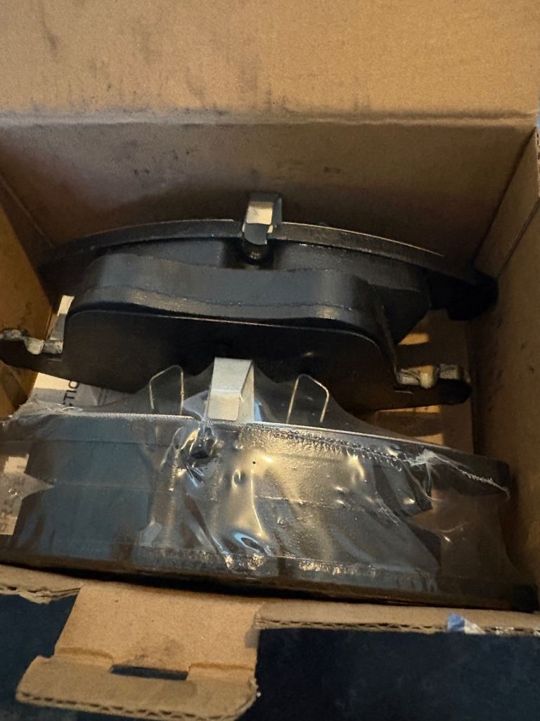 Brand new brake pads PD3233 Jaguar/Daimler