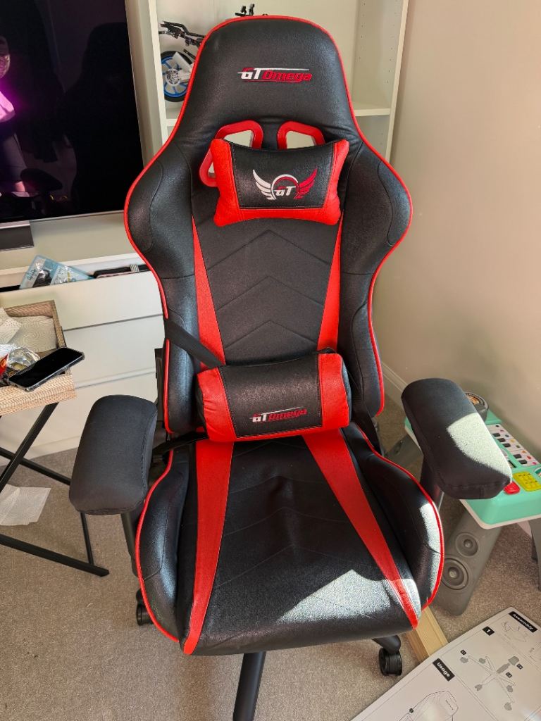 GT Omega Pro Series Gaming Chair - Leather Black / Red