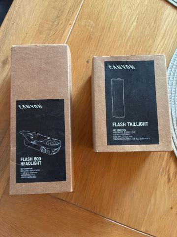 CANYON FLASH 800 Headlight & Taillight Set | in Grimsby