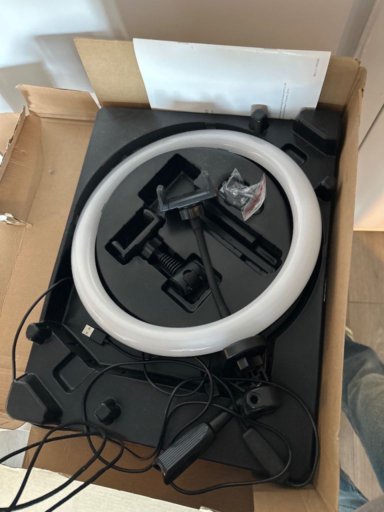 Taotronics Ring Light on stand LED Lamp