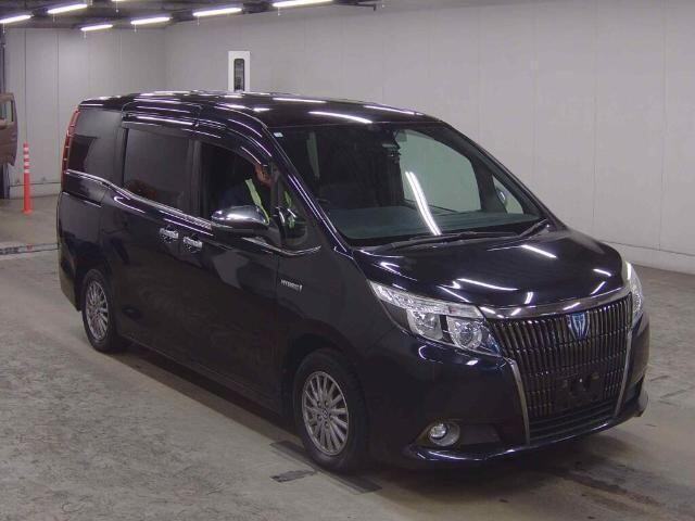 Toyota Voxy ESQUARE 1.8 HYBRID LEATHER 7 SEATS ULEZ Petrol/Electric Hybrid Autom