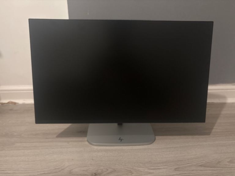 HP 524PF  23 inch monitor 