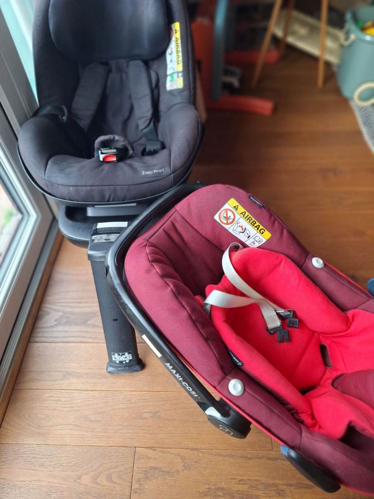 Maxi Cosi Pebble Plus 2-Way Fix Isofix Base + Pebble cradle + Pearl seat - from newborn to 18.5kg