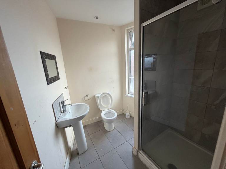 Studio Available - Furnished - Page Hall Road, Sheffield, S4 8GU