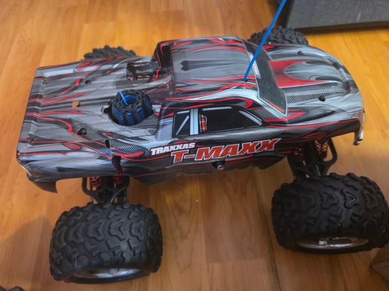 Rc nitro traxxas tmaxx 3.3 