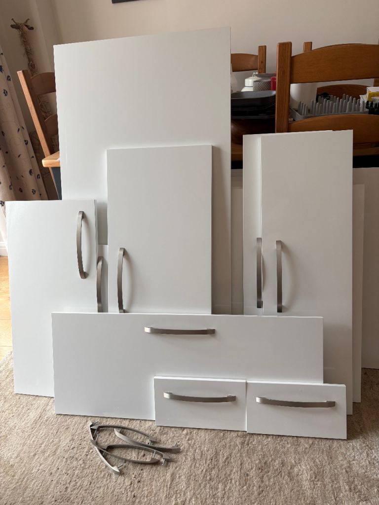 White Kitchen Cabinet Doors & Drawer Fronts with Handles