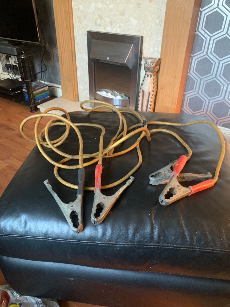 Jump leads.