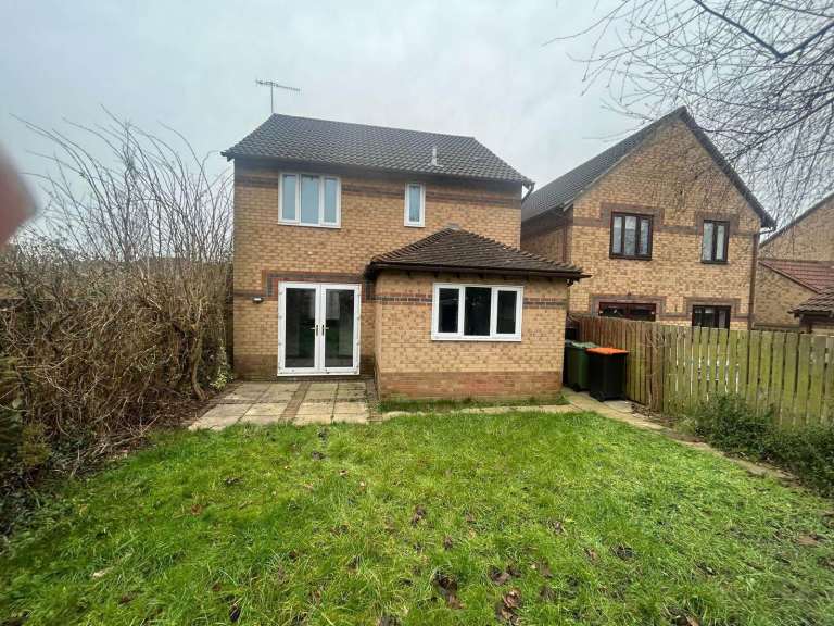 Luxury 3-Bedroom house to Rent- private garden – Luton (LU2)