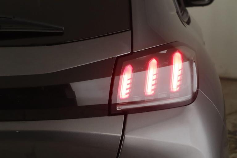 2022 Peugeot 208 1.2 PureTech Allure Premium EAT Euro 6 (s/s) 5dr HATCHBACK Petrol Automatic