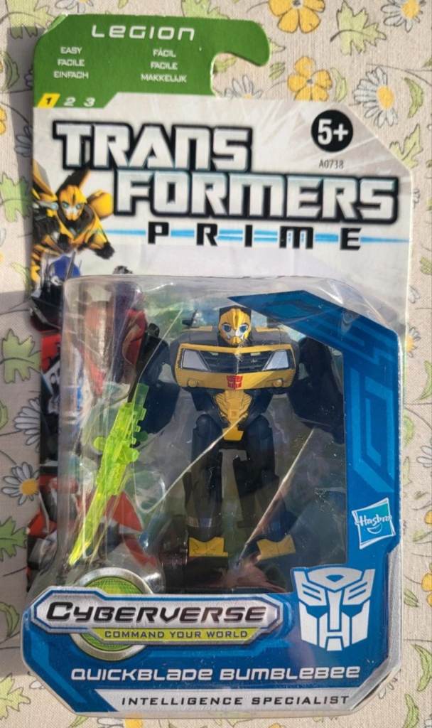 image for New in box- Transformers Prime Bumblebee 2012 -7cm