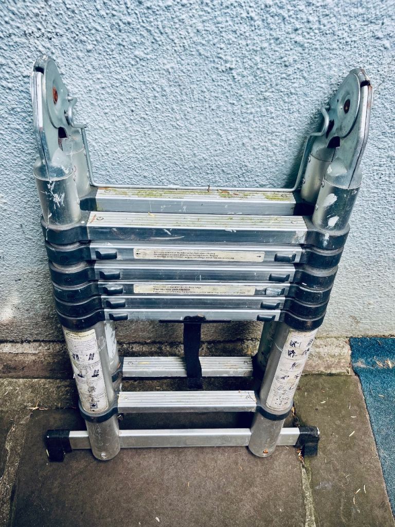 4.7m aluminium telescopic folding extension ladder - compact, used, good working order