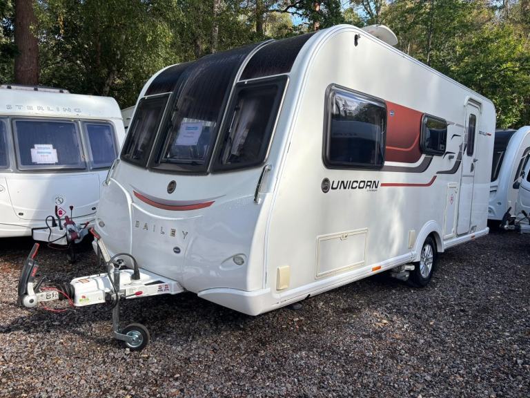 Bailey UNICORN SEVILLE - 2015 - 2 BERTH - END WASHROOM - MOTOR MOVER