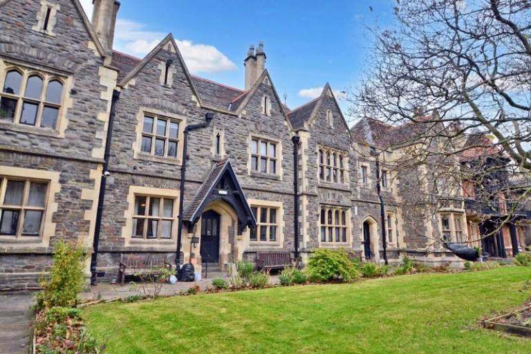 1 Bed Flat to Rent in Barstaple House Old Market