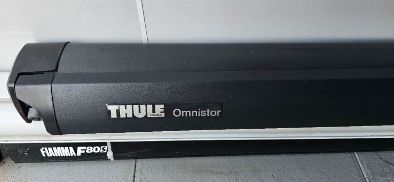 Thule awning 3.75m. damaged 