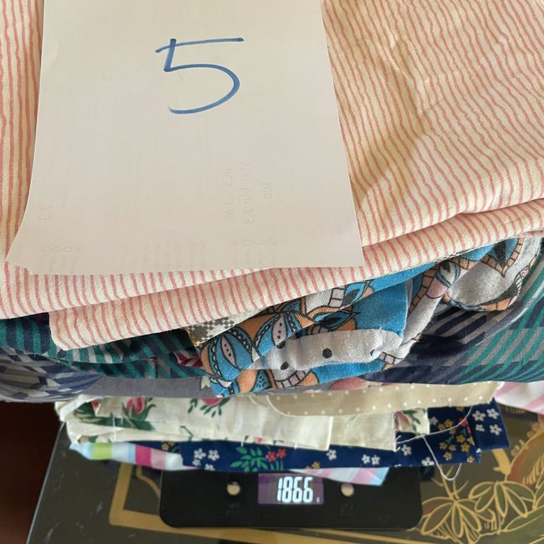 Bundle 5 Assorted Mixed Fabric Sizes Sew Craft Sewing Scraps Pieces Off Cuts Remnants Over 1.6kg 