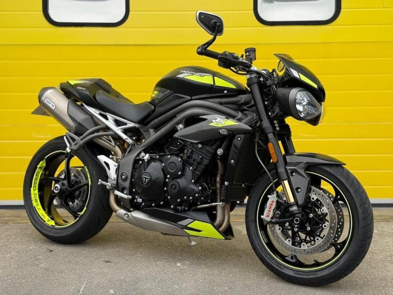 Triumph Speed Triple 1050 RS! HEATED GRIPS! ARROW EXHAUSTS! PRISTINE CONDITION