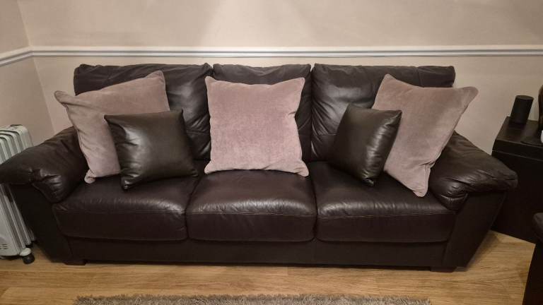 Brown leather sofa 2&3 seater
